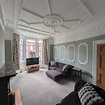 Deskie House