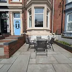 Deskie House